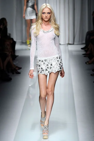 Look 30